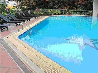 مایک بیچ