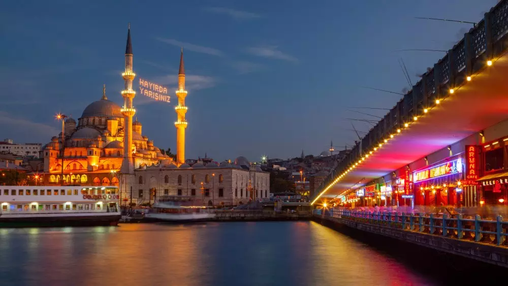 تور استانبول پاییز 1404 (4 شب ) -پرواز قشم ایر